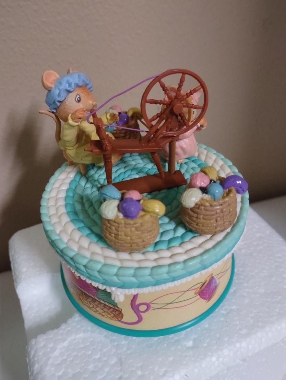 Miniature Mice Sewing Themed Enesco Music Box Tune is “Spinning Wheel”